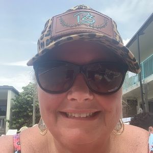 Meet your Posher, Debbie